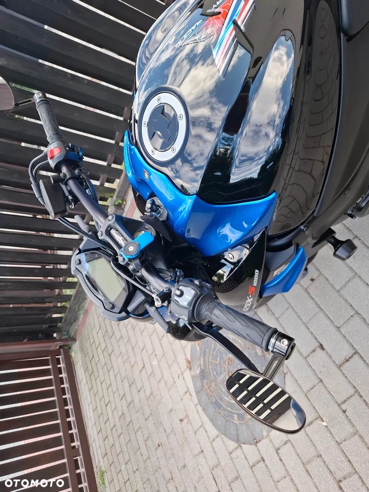Suzuki GSX 1000 - 17