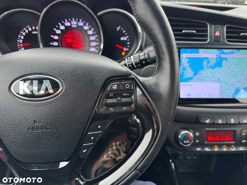 Kia Ceed 1.6 GDI Dream-Team Edition - 17