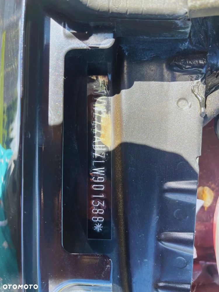 Volkswagen Golf - 22