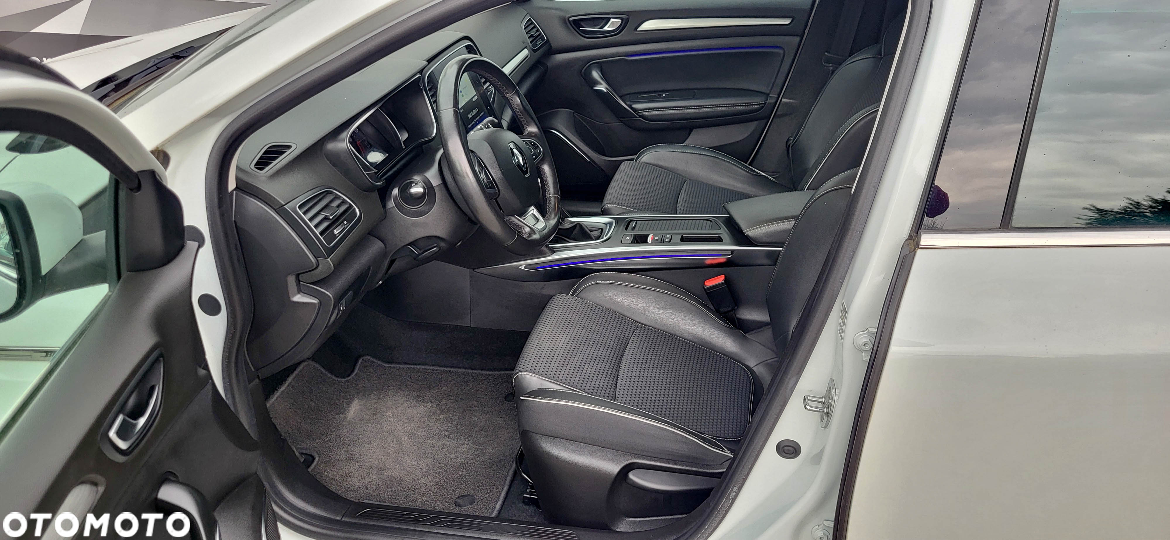 Renault Megane Grandtour BLUE dCi 150 EDC BOSE EDITION - 19