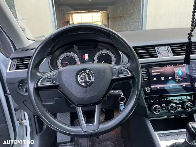 Skoda Octavia Combi Diesel 1.6 TDI Style - 10