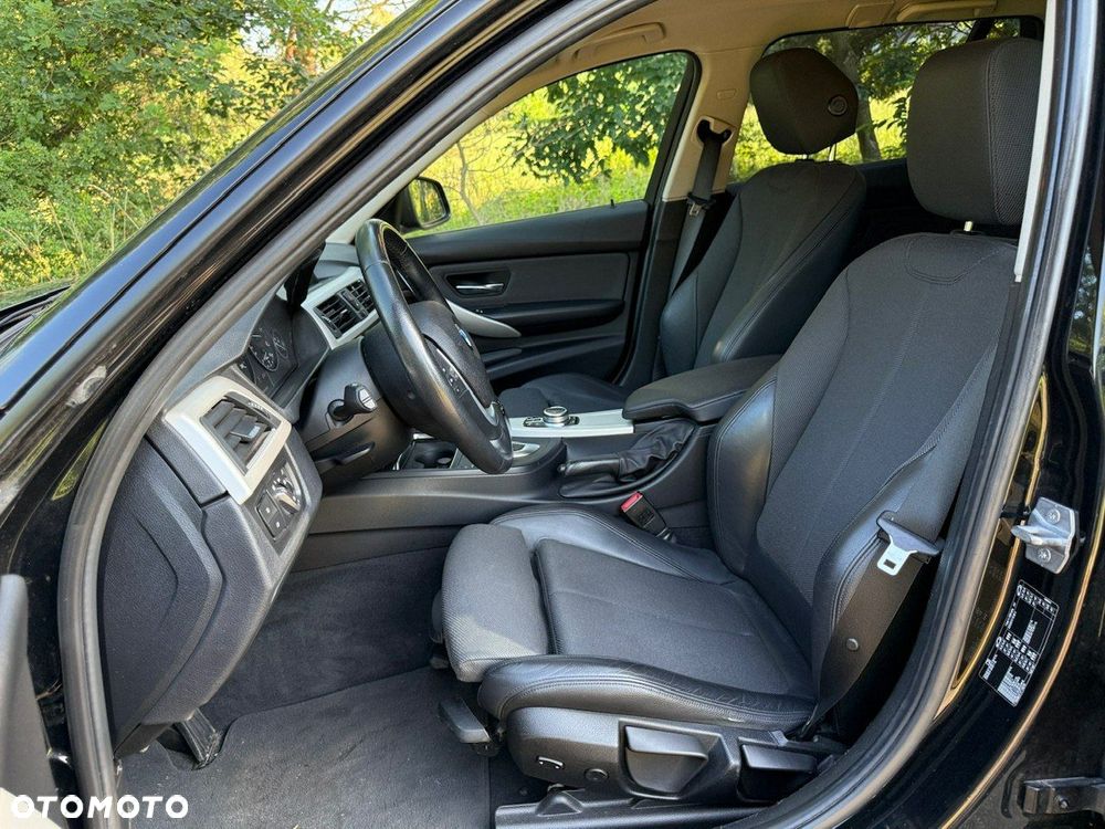 BMW Seria 3 318d Sport Line Shadow - 11