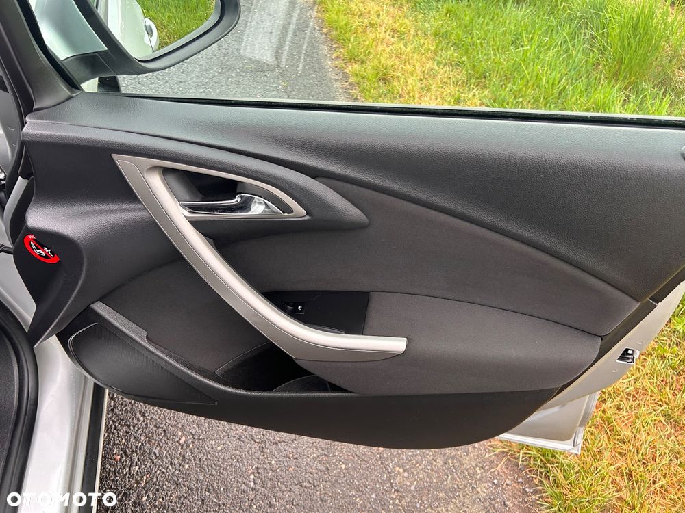 Opel Astra 1.4 T Cosmo - 14