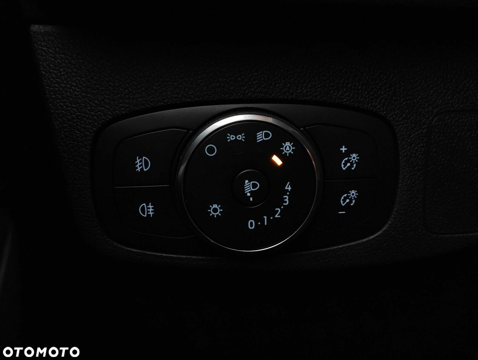 Ford Focus 1.0 EcoBoost mHEV Titanium X - 38