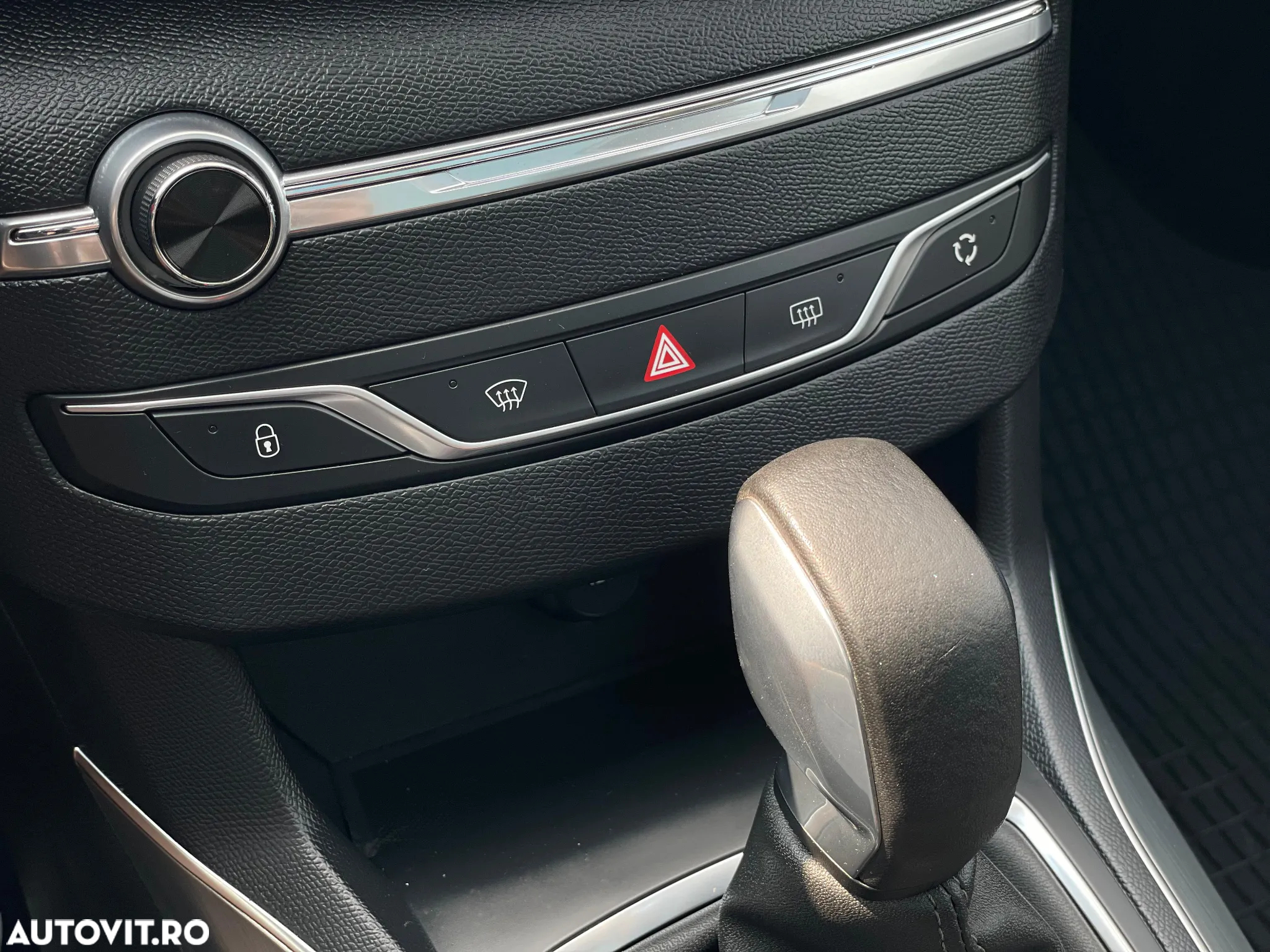 Peugeot 308 SW 1.2 L PureTech Turbo Allure Aut. - 19