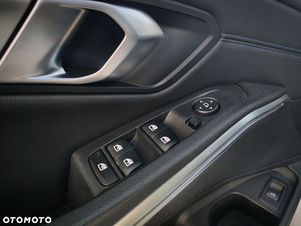 BMW Seria 3 318d M Sport - 35