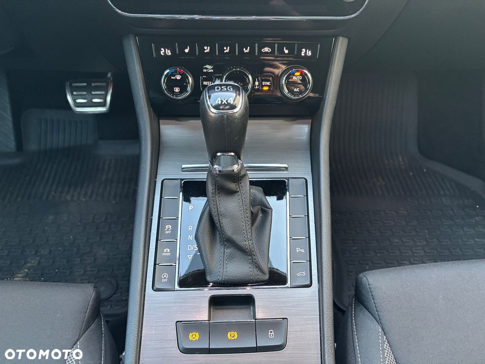 Skoda Superb 2.0 TSI 4x4 Scout DSG - 27