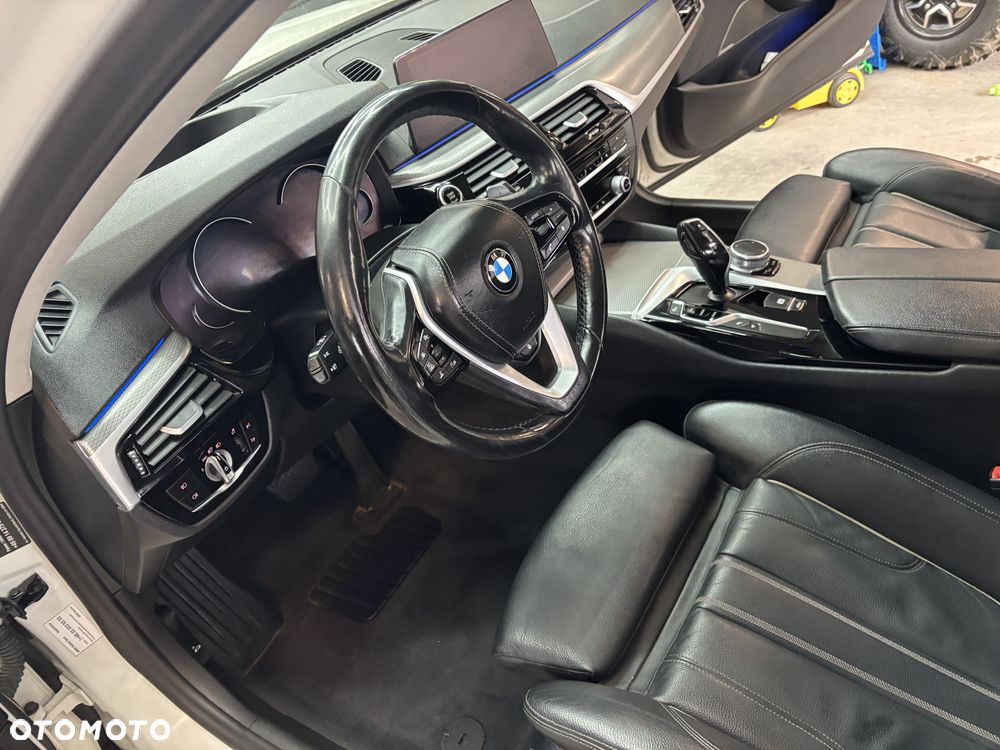 BMW Seria 5 520d Sport Line - 13