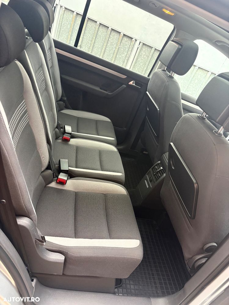 Volkswagen Touran 2.0 TDI DPF Life - 9