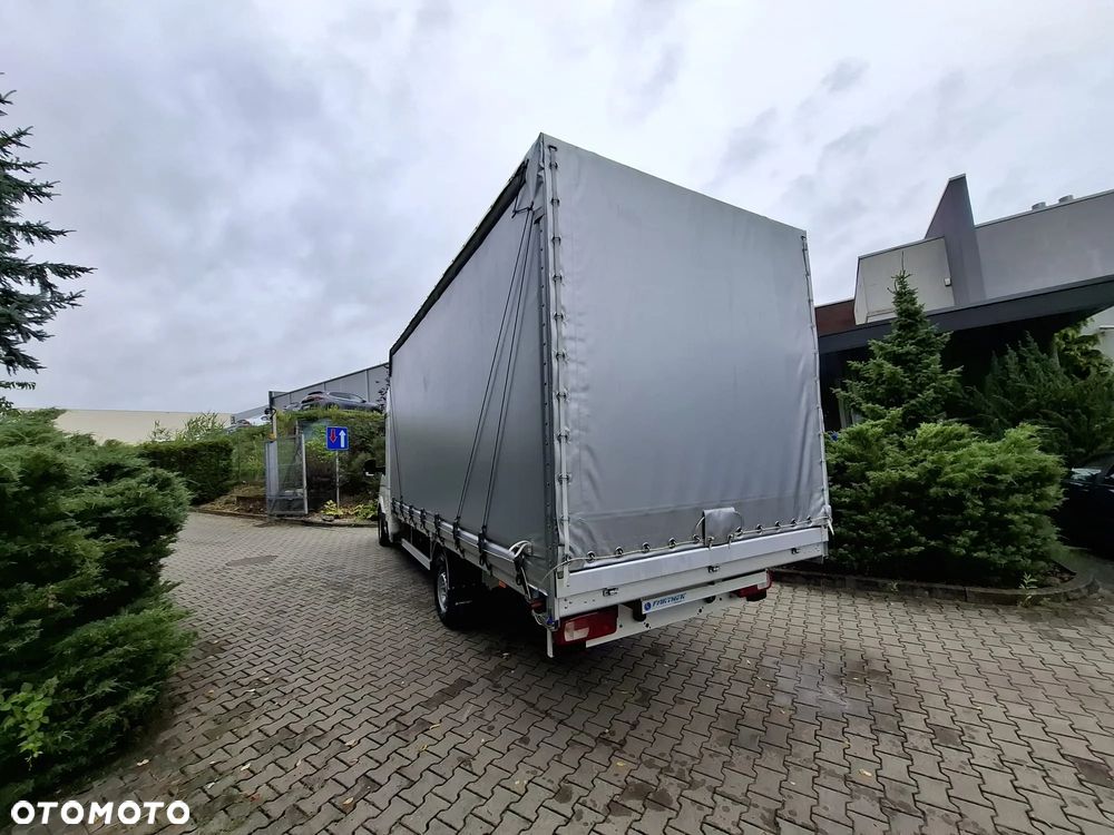 Volkswagen CRAFTER 35 - 4
