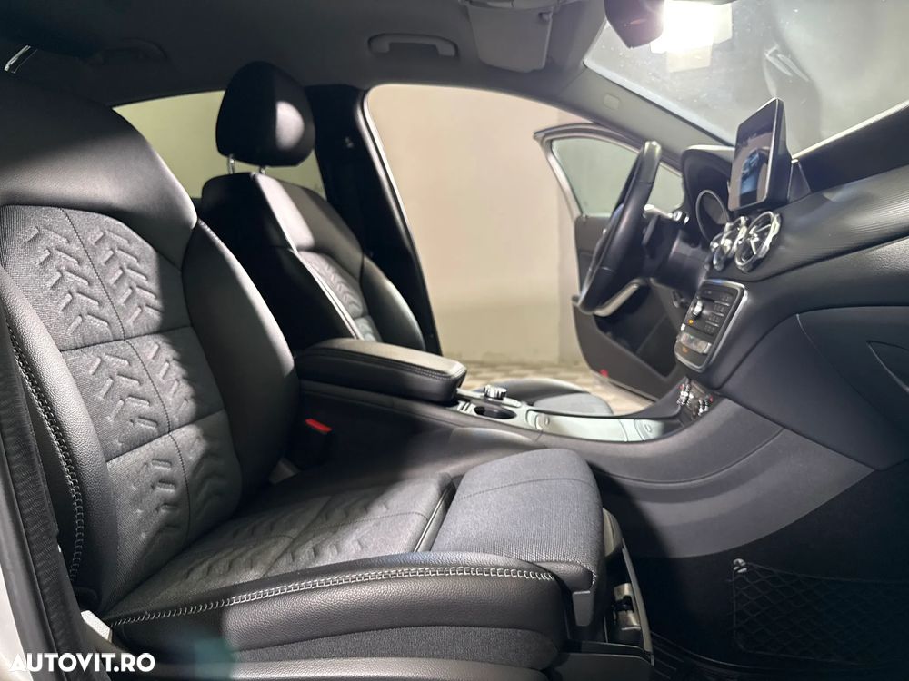 Mercedes-Benz GLA - 12