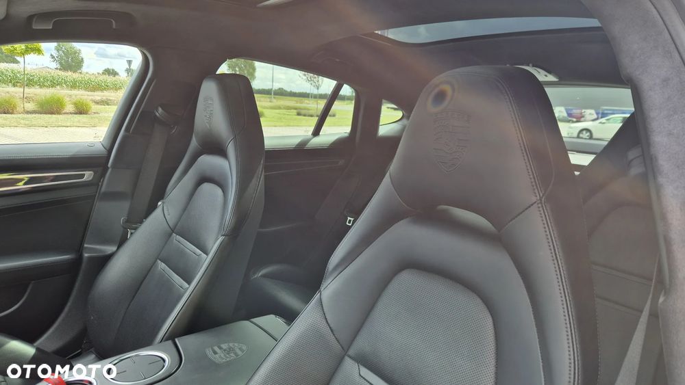 Porsche Panamera 4 E-Hybrid - 19