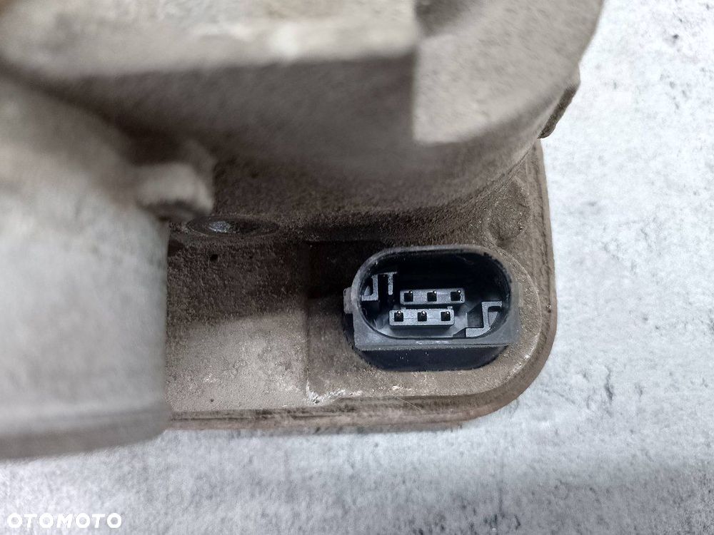 PRZEPUSTNICA DODGE CALIBER 1.8 16V - 2