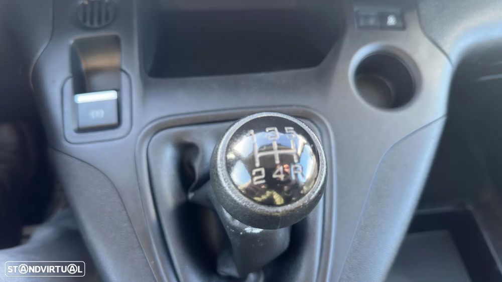 Peugeot partner 1.6 bluhdi pro - 17