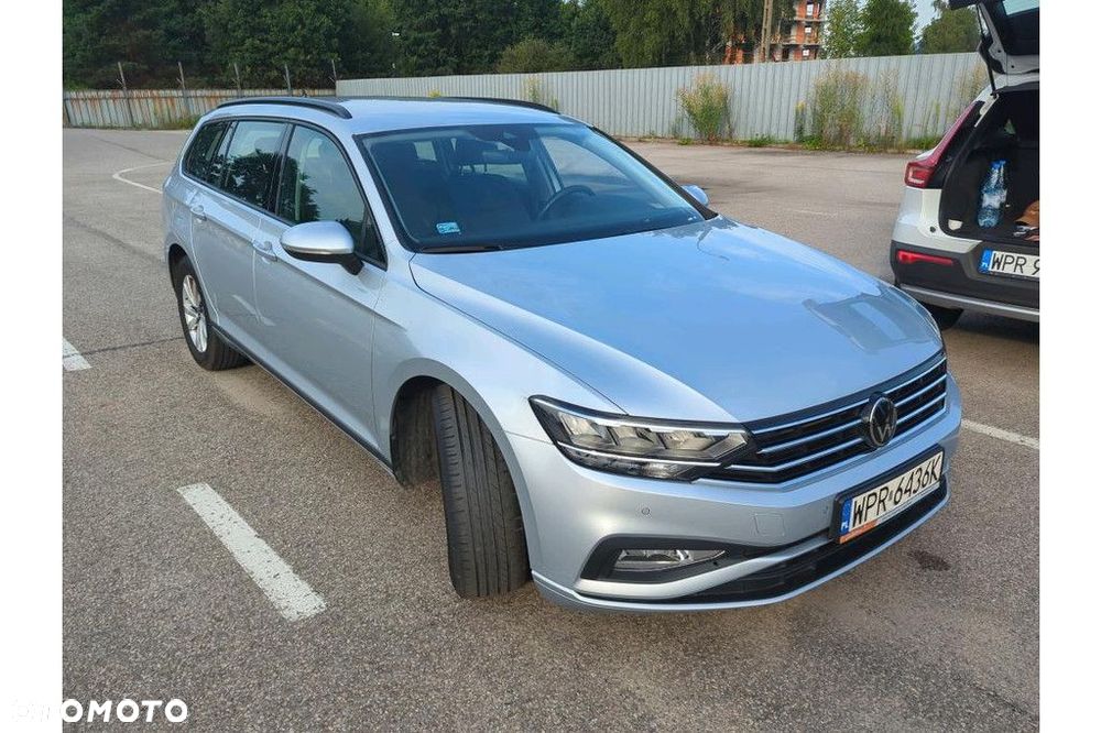 Volkswagen Passat Variant 1.5 TSI EVO Essence DSG - 4
