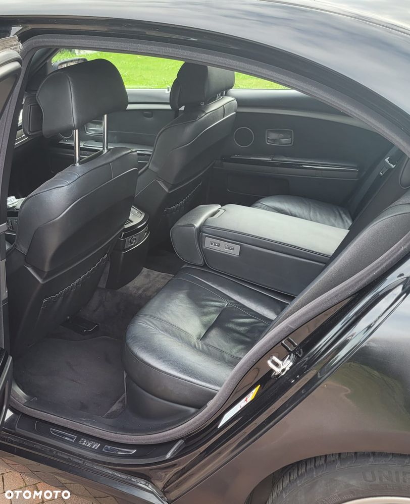 BMW Seria 7 - 8