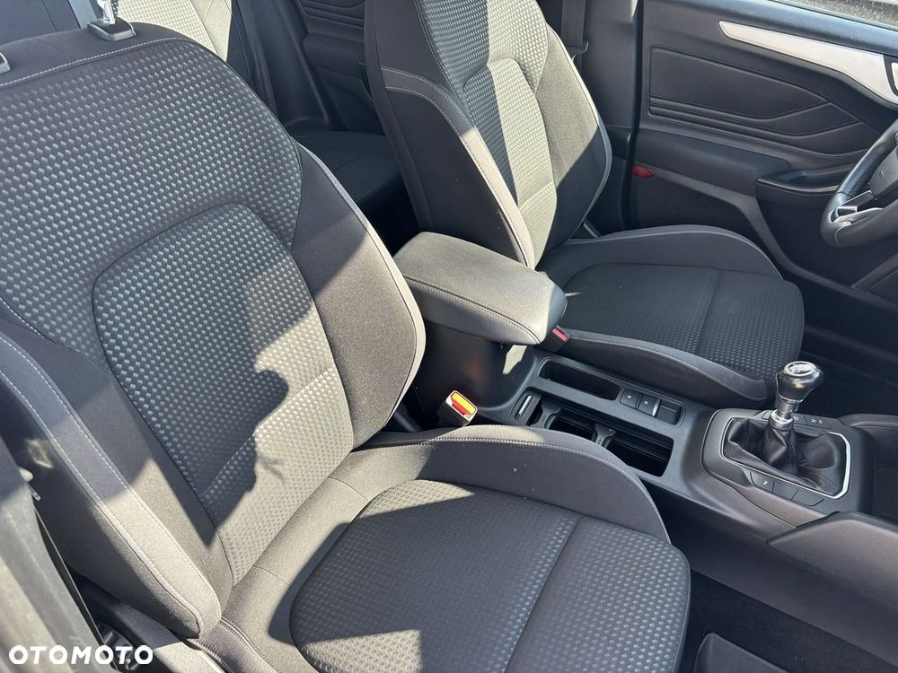 Ford Focus - 38