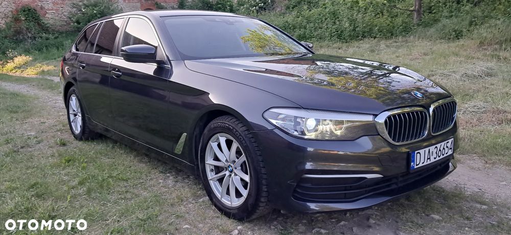 BMW Seria 5 520d Sport Line - 2