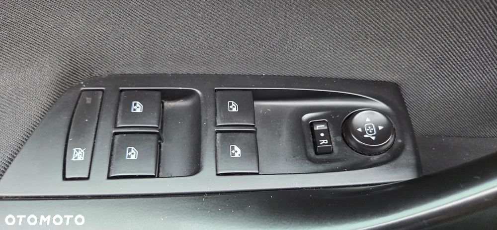 Opel Astra 1.6 CDTI Essentia - 26