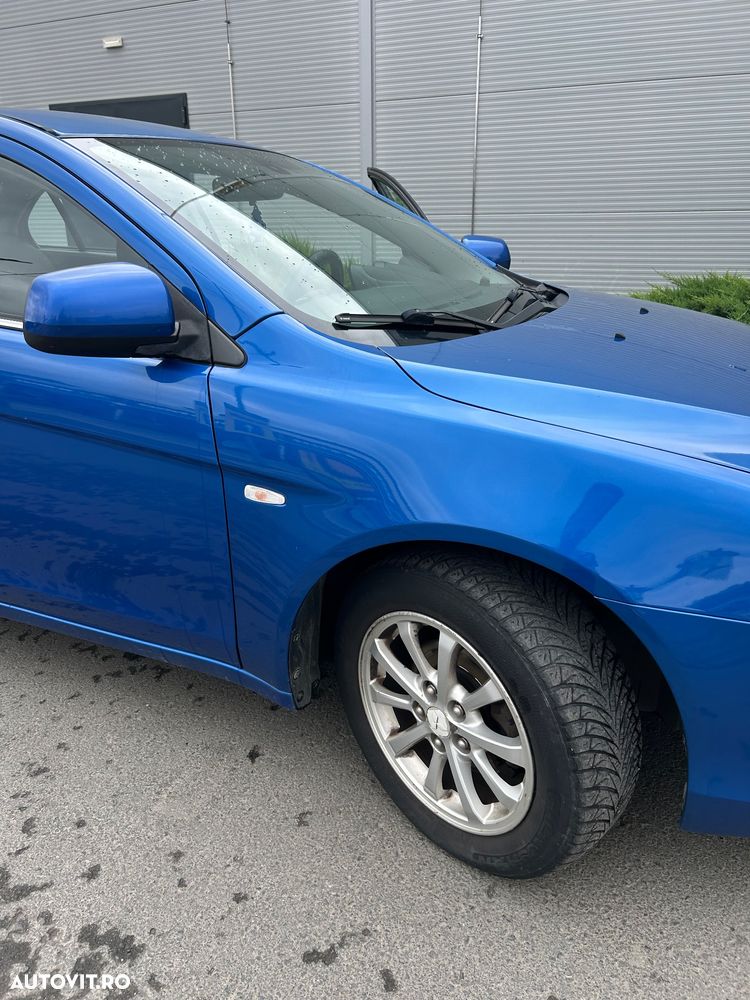 Mitsubishi Lancer - 8