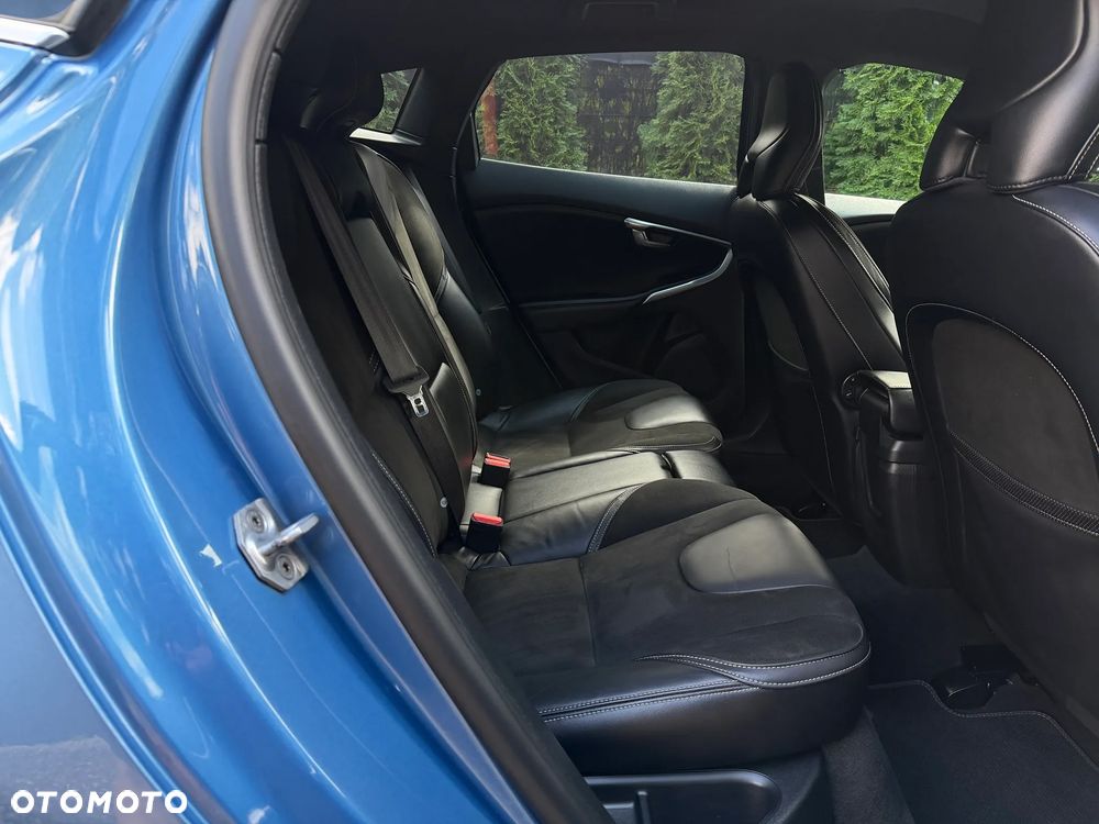 Volvo V40 D2 Drive-E R-Design Kinetic - 19