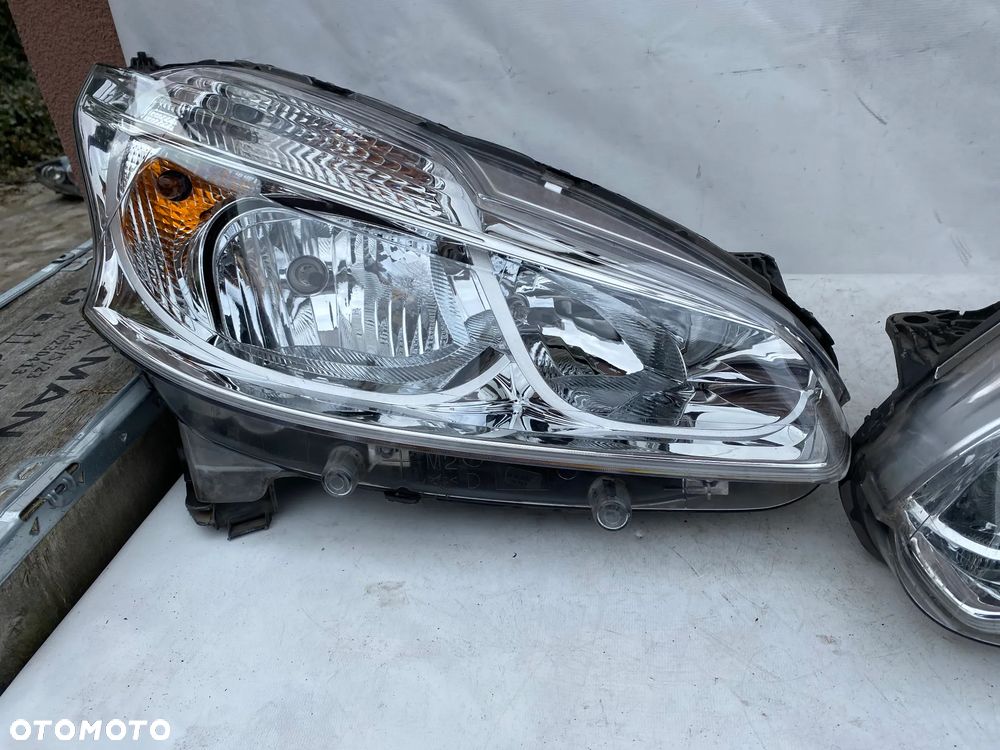 lampa peugeot 208 I prawa eu cała - 1