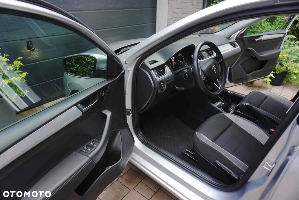 Skoda RAPID 1.0 TSI Ambition - 23