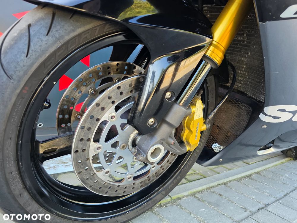 Suzuki GSX-R - 15