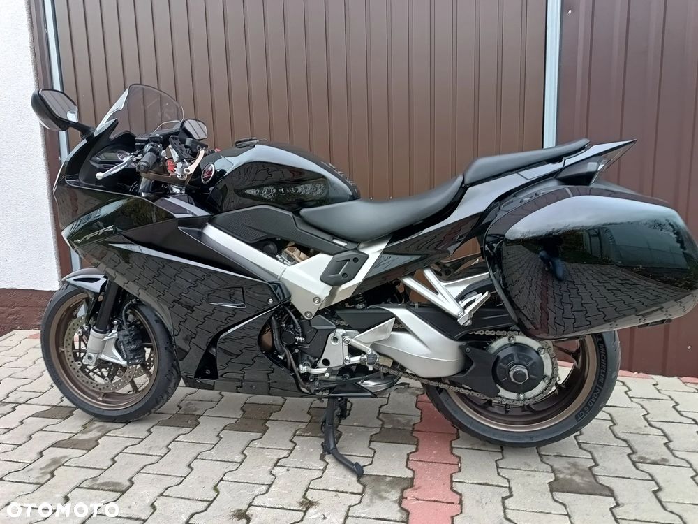 Honda VFR - 26