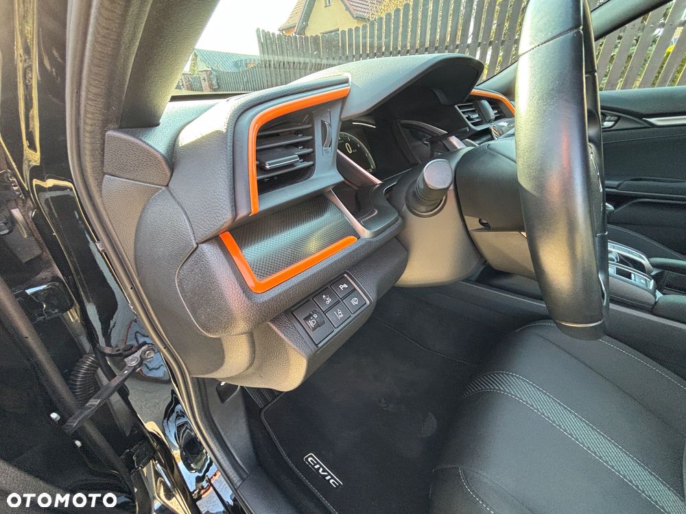 Honda Civic 1.0 i-VTEC Turbo Comfort Sport Line - 11