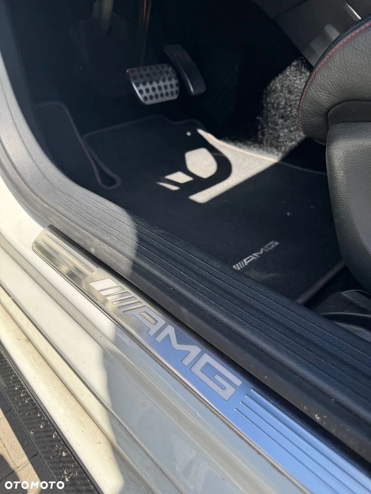 Mercedes-Benz CLA 45 AMG 4-Matic - 13