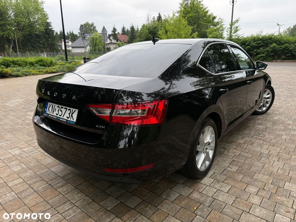 Skoda Superb 2.0 TDI SCR 4x4 Style DSG - 11