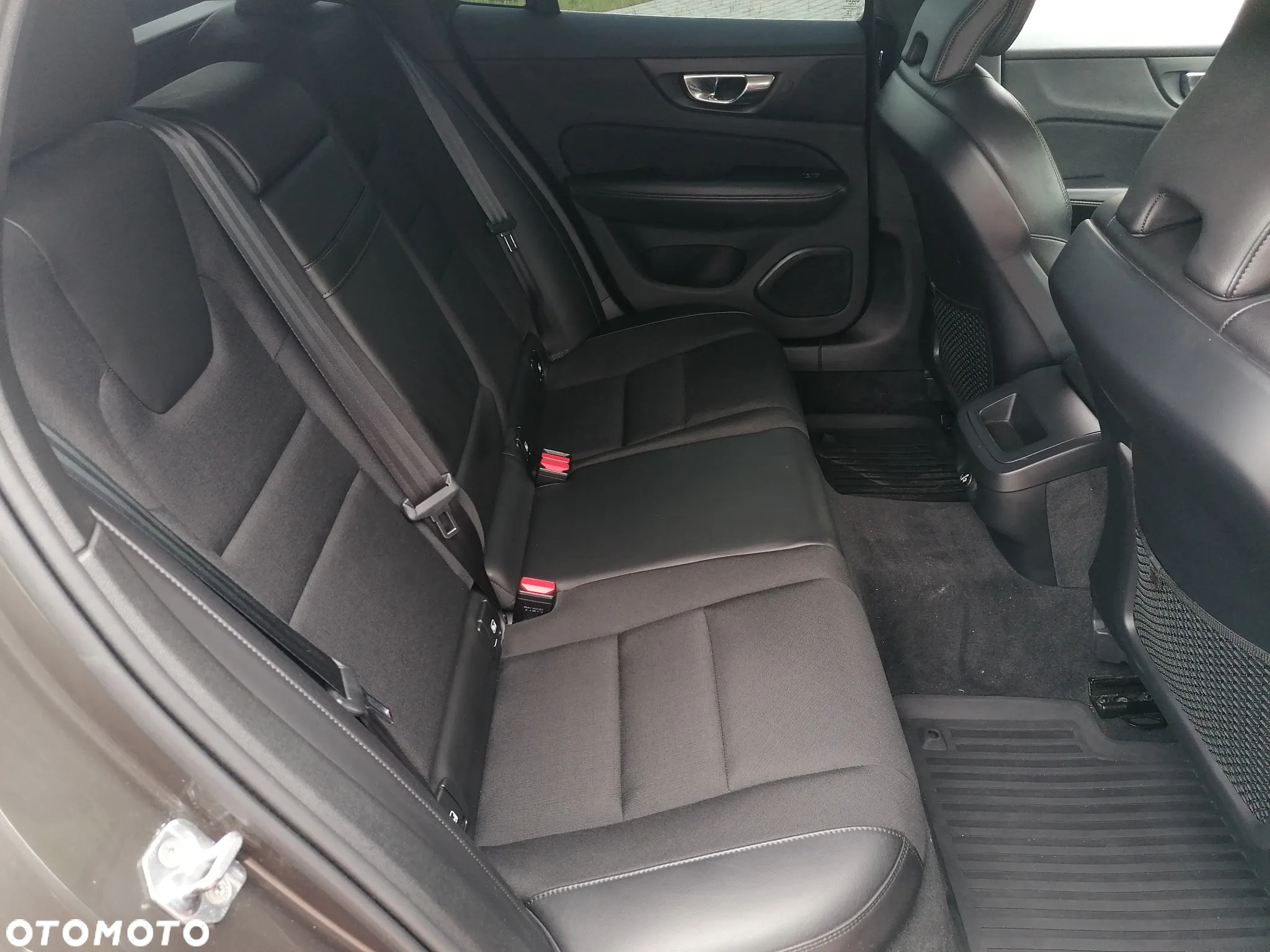 Volvo V60 T4 Momentum - 35