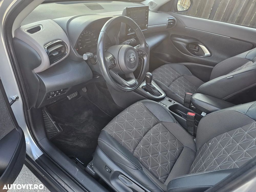 Toyota Yaris - 7