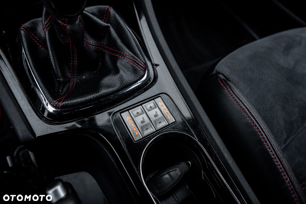 Ford Mondeo 2.5 Titanium S - 31