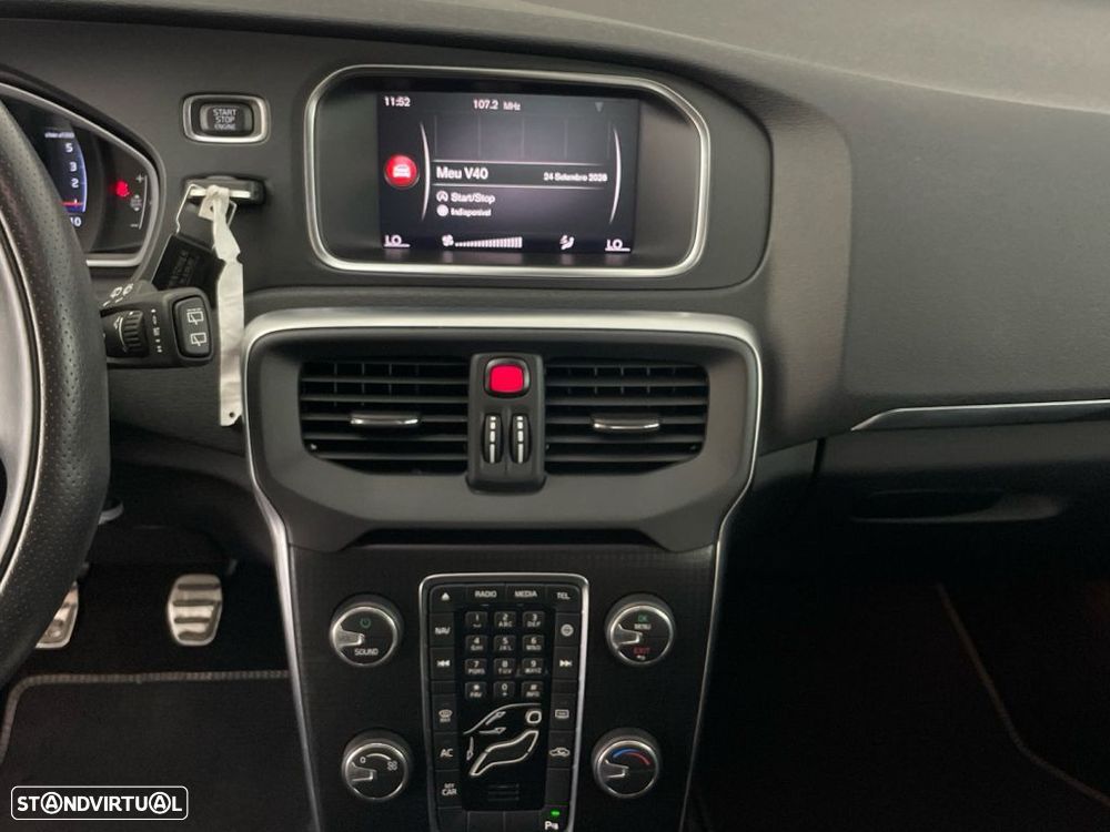 Volvo V40 2.0 D2 R-Design - 23