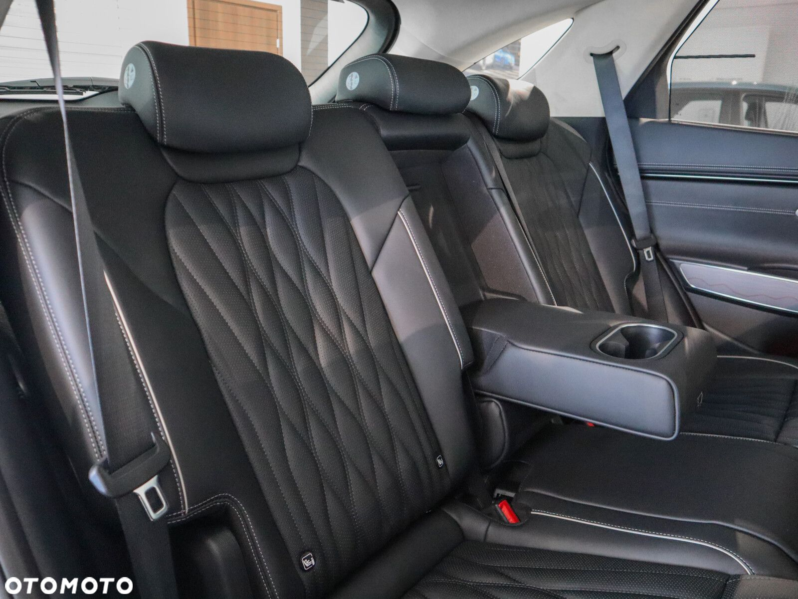 Genesis GV70 2.5T AWD AT8 Luxury Line - 18