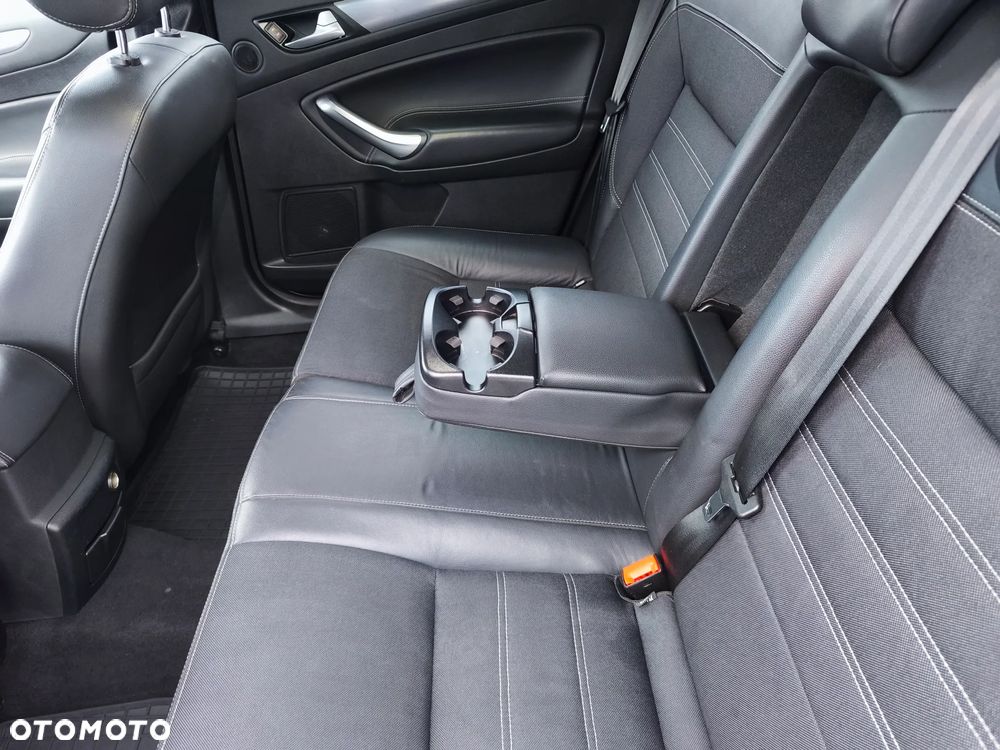 Ford Mondeo 2.0 TDCi Titanium X - 16