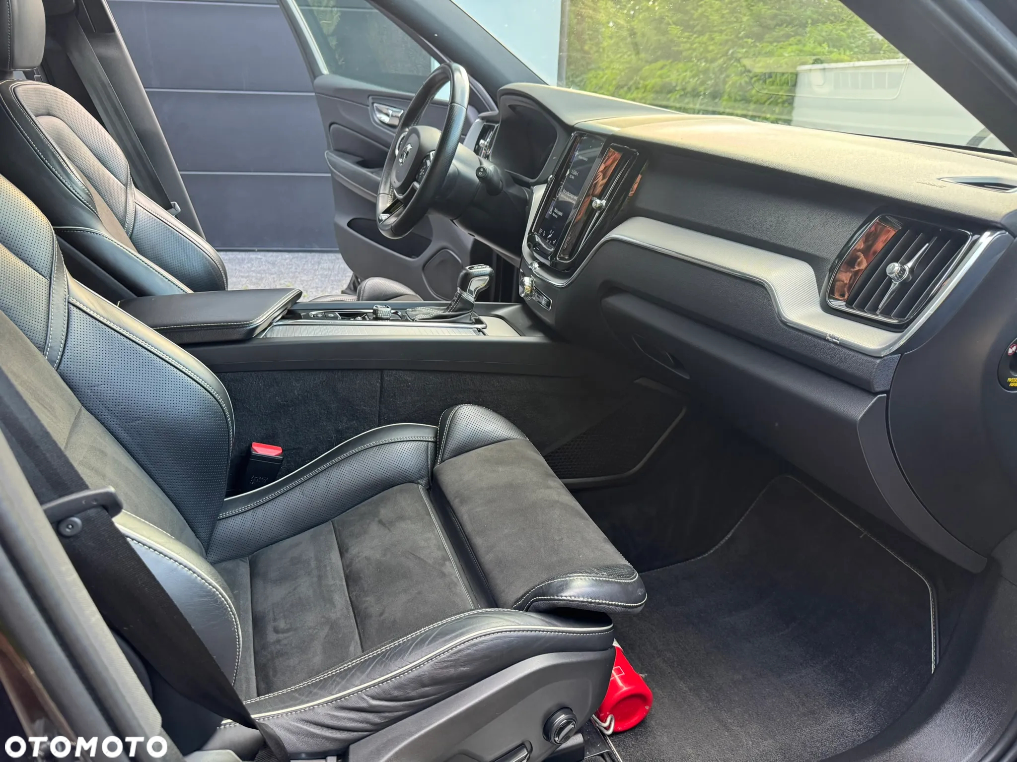 Volvo XC 60 D4 AWD R-Design - 21