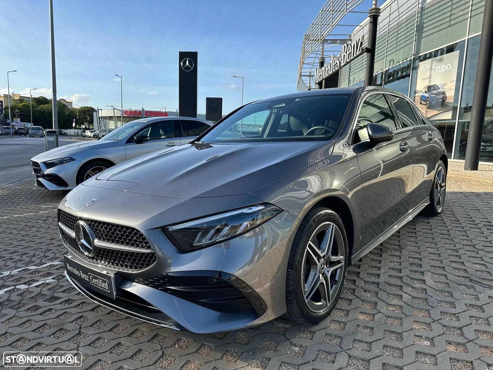 Mercedes-Benz A 250 e AMG Line - 1