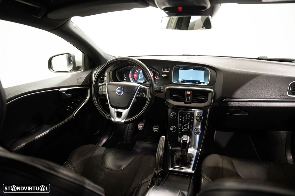 Volvo V40 2.0 D4 R-Design - 4