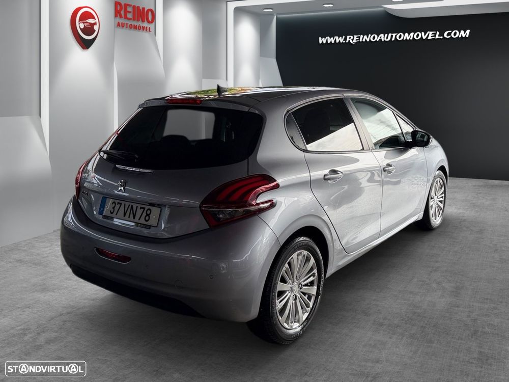 Peugeot 208 1.2 PureTech Signature - 3