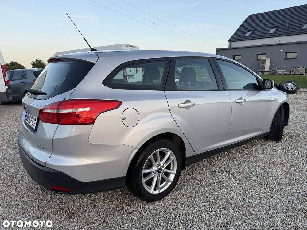 Ford Focus 1.0 EcoBoost Trend Edition Business - 4