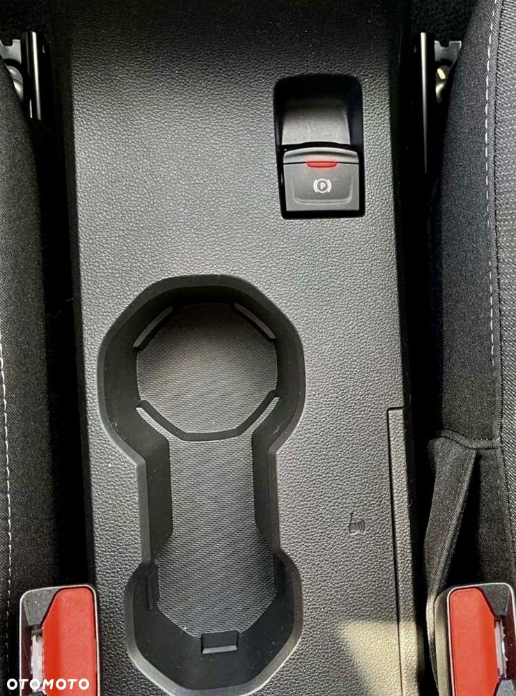 Dacia Sandero - 32