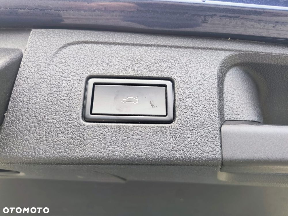 Volkswagen Passat - 33
