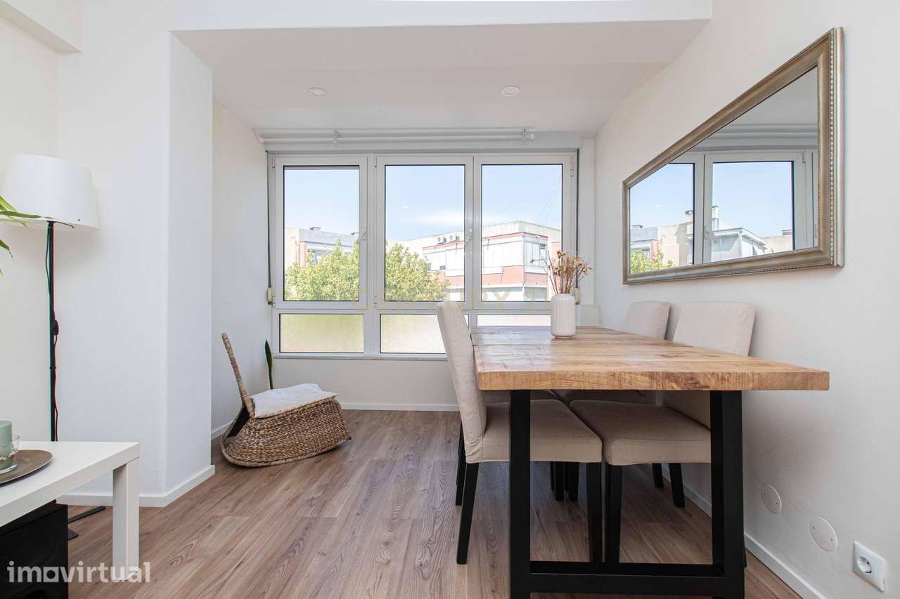 Apartamento T2 Totalmente Remodelado | Acabamentos de Alto Padrão | Da - Grande imagem: 4/21