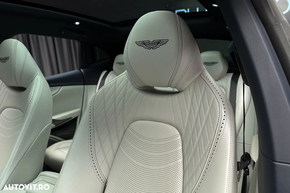Aston Martin DBX - 38