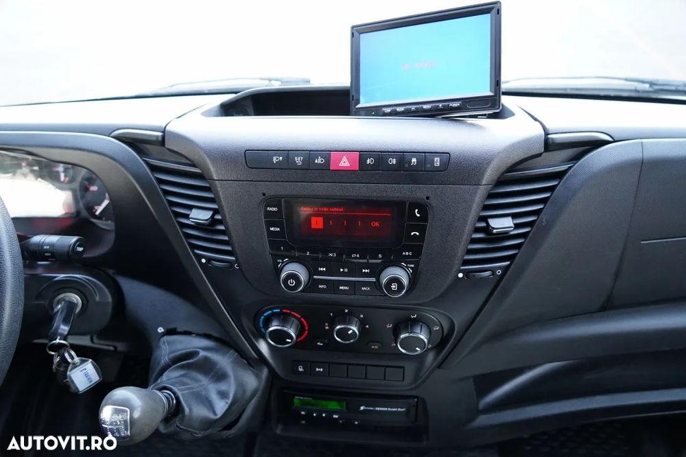 Iveco DAILY 70-180 / BASCULATOR SPATE 2.8 M / MASĂ NETĂ: 7.0 T / DUBLU / BLOCARE PUNȚI - 31