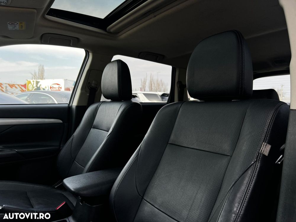 Mitsubishi Outlander - 28