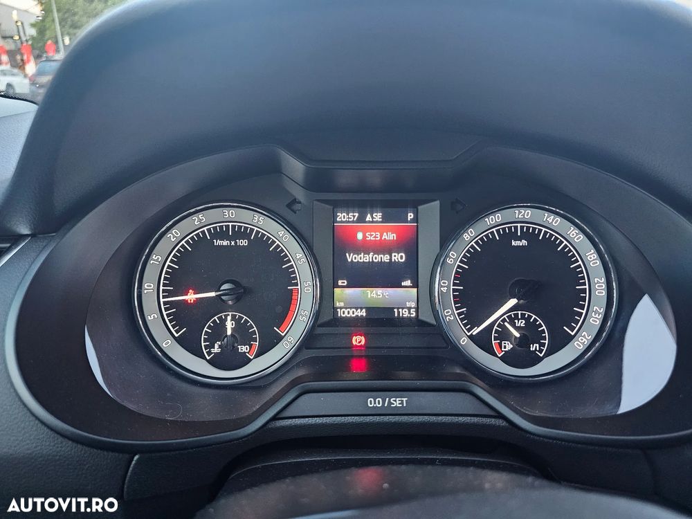 Skoda Octavia 2.0 TDI 4X4 DSG Style - 28